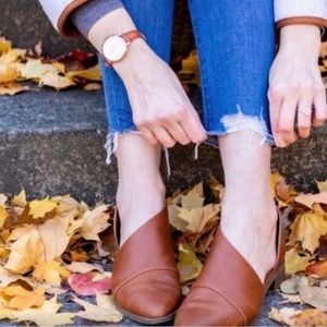 Universal Thread Flats - size 8.5